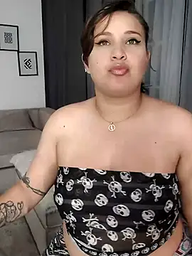 Snapshot of Laureen_se chatting on 07/17/26, 05:26 Laureen se online show from 07/17/26, 05:26