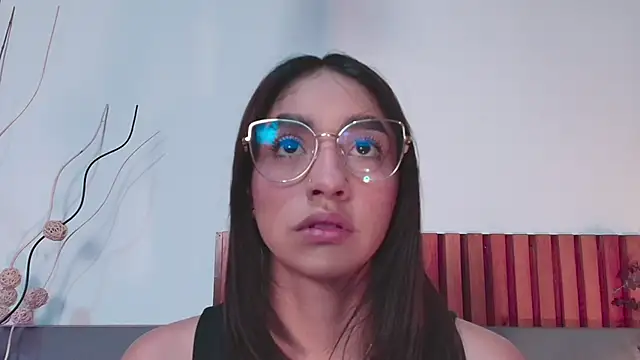 Snapshot of IvyJhons chatting on 09/19/25, 11:47 IvyJhons online show from 09/19/25, 11:47