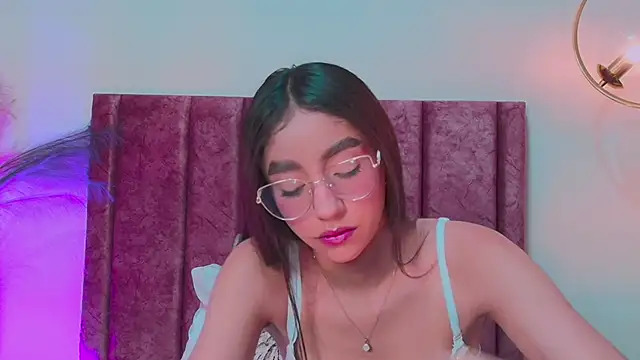 Snapshot of IvyJhons chatting on 11/14/25, 11:58 IvyJhons online show from 11/14/25, 11:58