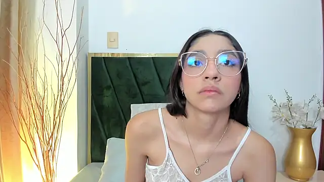 Snapshot of IvyJhons chatting on 11/29/25, 12:16 IvyJhons online show from 11/29/25, 12:16