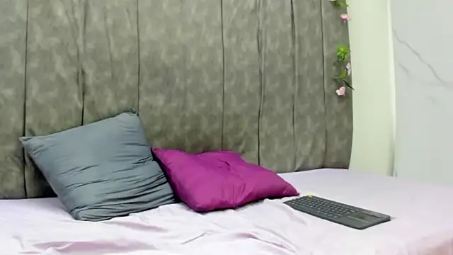 Snapshot of Lucia78couple chatting on 10/08/25, 03:52 Lucia78couple online show from 10/08/25, 03:52