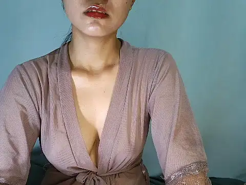 Snapshot of Sweet_thea19 chatting on 10/19/25, 04:32 Sweet thea19 online show from 10/19/25, 04:32