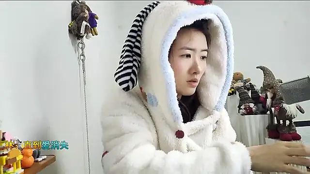 Moonlight-23 online show from 12/15/25, 01:06