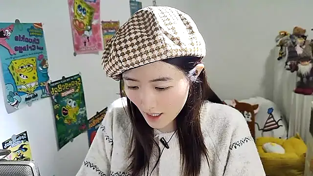 Moonlight-23 online show from 10/31/25, 02:24