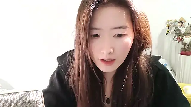 Moonlight-23 online show from 11/28/25, 02:17