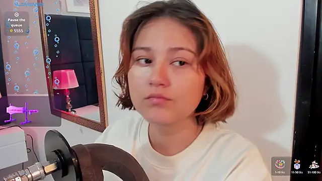 isa grey  online show from 11/15/25, 10:58