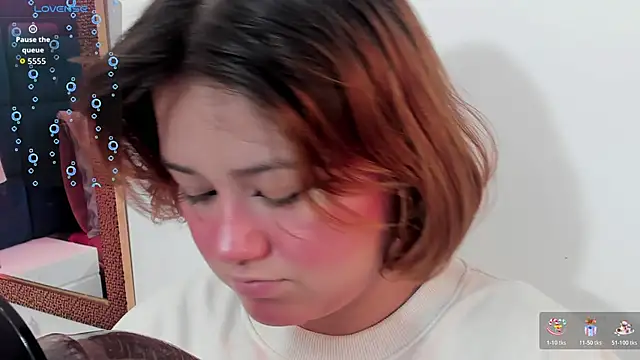 isa grey  online show from 11/16/25, 10:24