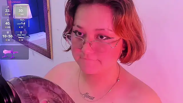 Snapshot of isa_grey_ chatting on 10/04/25, 03:46 isa grey online show from 10/04/25, 03:46