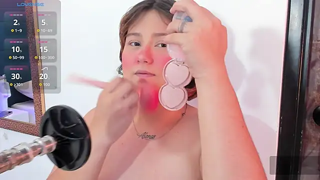 isa grey  online show from 11/22/25, 04:11