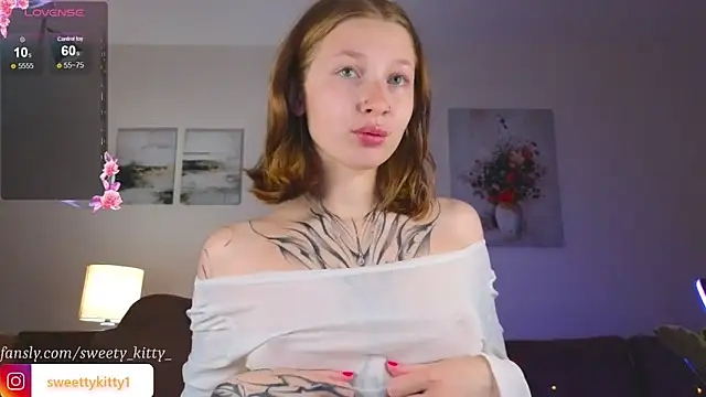 sweettykitty online show from 10/17/25, 12:29