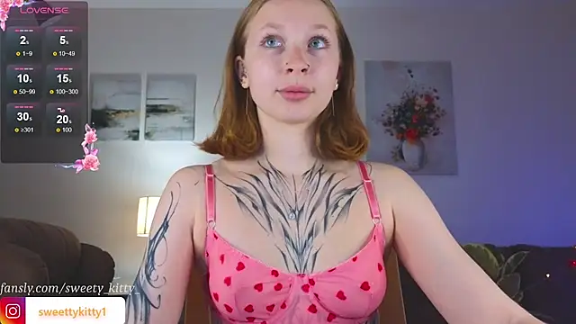 sweettykitty online show from 10/21/25, 01:32