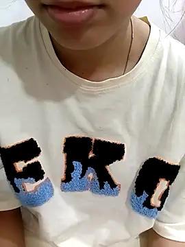 blueeyegirl22 online show from 12/02/25, 11:01