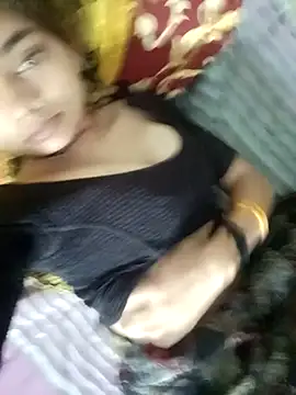 Snapshot of Hitsda chatting on 10/06/25, 11:05 Hitsda online show from 10/06/25, 11:05