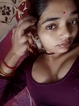 Snapshot of Hitsda chatting on 10/10/25, 12:22 Hitsda online show from 10/10/25, 12:22