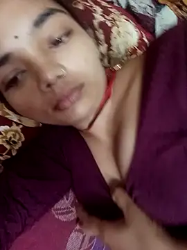 Snapshot of Hitsda chatting on 10/04/25, 12:01 Hitsda online show from 10/04/25, 12:01