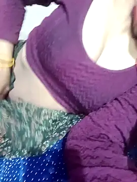 Snapshot of Hitsda chatting on 09/18/25, 11:52 Hitsda online show from 09/18/25, 11:52