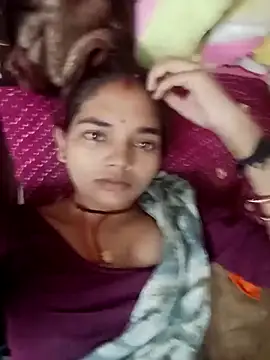 Snapshot of Hitsda chatting on 10/01/25, 01:37 Hitsda online show from 10/01/25, 01:37