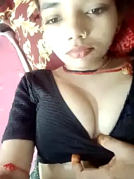 Snapshot of Hitsda chatting on 10/13/25, 12:23 Hitsda online show from 10/13/25, 12:23