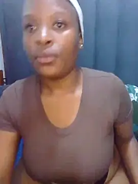 Snapshot of MrsMxx25 chatting on 10/10/25, 02:23 MrsMxx25 online show from 10/10/25, 02:23