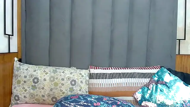 MrsMxx25 online show from 05/18/26, 02:55