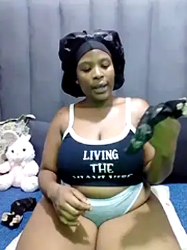 MrsMxx25 online show from 10/31/25, 08:05