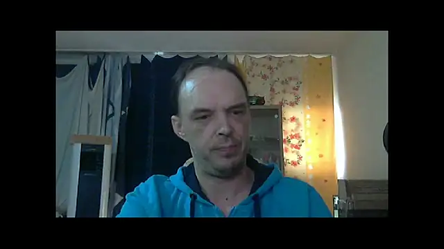 Snapshot of Jenner84 chatting on 09/20/25, 04:01 Jenner84 online show from 09/20/25, 04:01