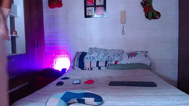 lucyymaximo online show from 11/17/25, 03:49