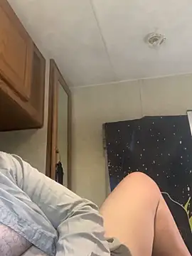 Snapshot of shakeweight chatting on 01/31/26, 10:41 shakeweight online show from 01/31/26, 10:41