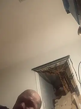 Snapshot of shakeweight chatting on 02/11/26, 06:57 shakeweight online show from 02/11/26, 06:57