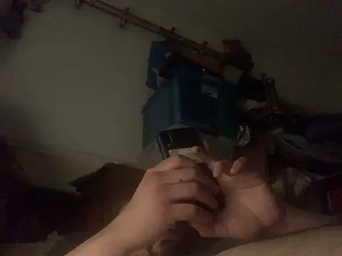 Snapshot of shakeweight chatting on 04/15/26, 10:21 shakeweight online show from 04/15/26, 10:21