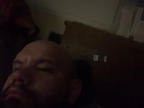 Snapshot of shakeweight chatting on 04/11/26, 04:31 shakeweight online show from 04/11/26, 04:31