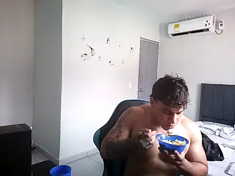 Snapshot of latin_party007 chatting on 04/06/26, 07:04 latin party007 online show from 04/06/26, 07:04