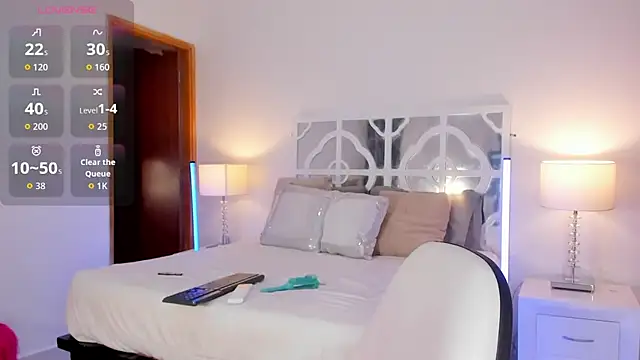 MikaelaStone online show from 12/05/25, 12:15