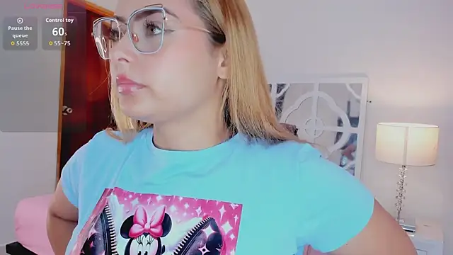 MikaelaStone online show from 11/08/25, 12:09