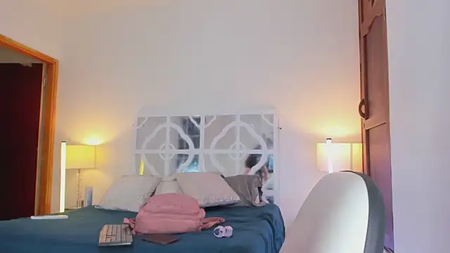 Snapshot of MikaelaStone chatting on 02/11/26, 12:16 MikaelaStone online show from 02/11/26, 12:16