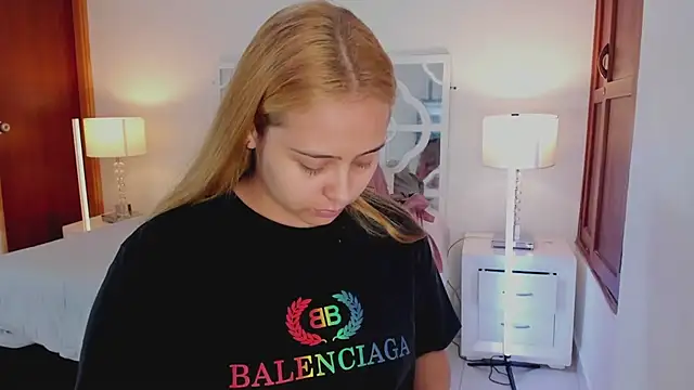 Snapshot of MikaelaStone chatting on 02/16/26, 12:37 MikaelaStone online show from 02/16/26, 12:37