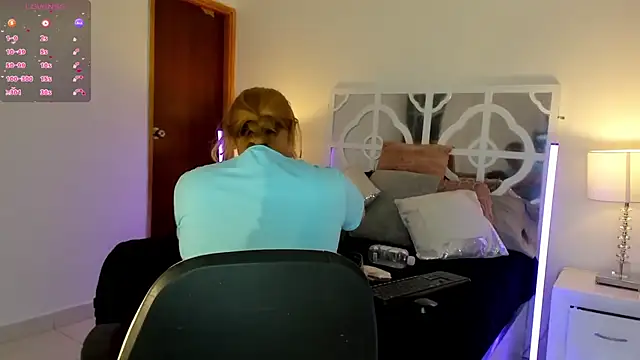 MikaelaStone online show from 12/18/25, 10:30