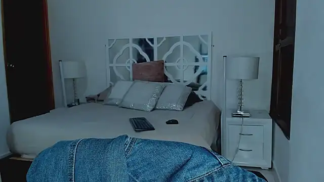 Snapshot of MikaelaStone chatting on 01/31/26, 07:12 MikaelaStone online show from 01/31/26, 07:12