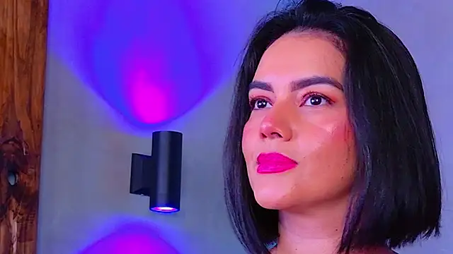renata black  online show from 05/18/26, 11:04