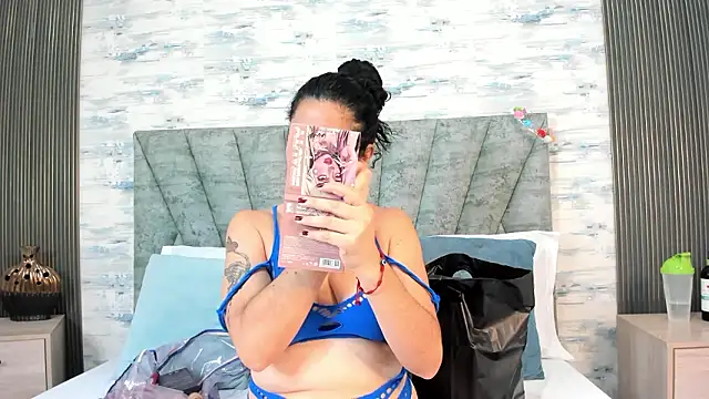 ShanelEvans online show from 01/16/26, 04:33