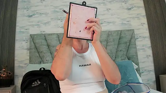 Snapshot of ShanelEvans chatting on 10/23/25, 06:50 ShanelEvans online show from 10/23/25, 06:50