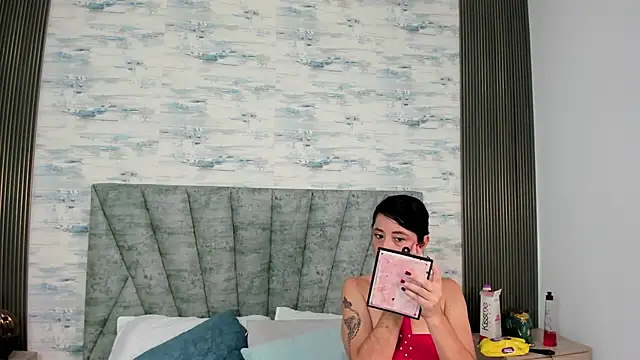 ShanelEvans online show from 09/15/25, 07:03