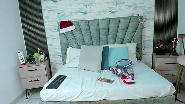 Snapshot of ShanelEvans chatting on 12/04/25, 06:29 ShanelEvans online show from 12/04/25, 06:29