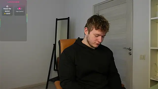 Richard Dullas online show from 10/04/25, 05:42