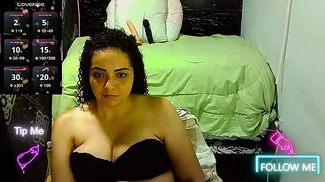  naughty milf online show from 03/30/26, 12:45