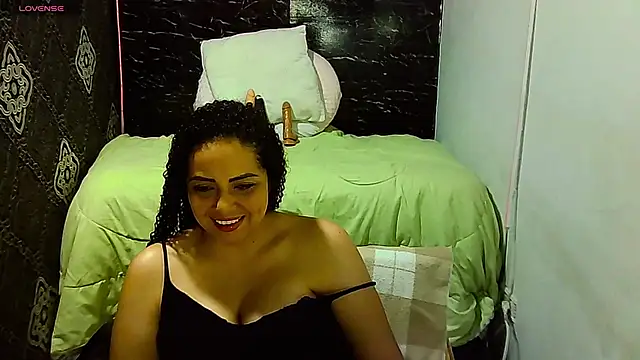  naughty milf online show from 04/18/26, 09:37