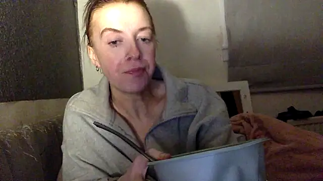 Snapshot of Bellababexox chatting on 06/11/26, 02:53 Bellababexox online show from 06/11/26, 02:53