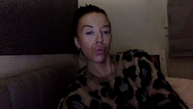 Snapshot of Bellababexox chatting on 07/05/26, 04:19 Bellababexox online show from 07/05/26, 04:19