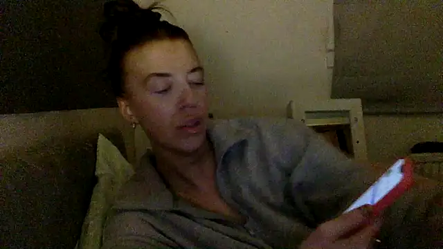Snapshot of Bellababexox chatting on 06/18/26, 04:22 Bellababexox online show from 06/18/26, 04:22