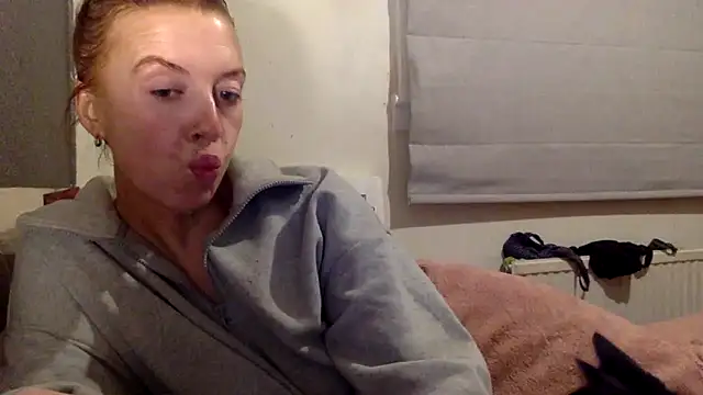 Snapshot of Bellababexox chatting on 06/10/26, 12:01 Bellababexox online show from 06/10/26, 12:01